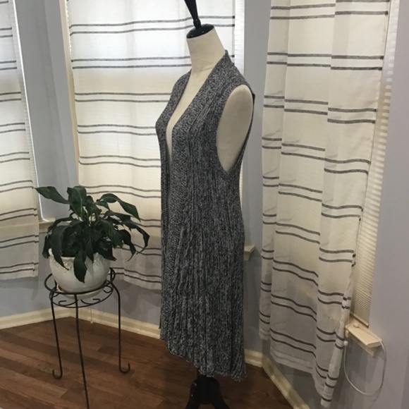 Chicos Women’s Size 1 Duster Length Cardigan Sleeveless Marled Gray Sweater - Picture 3 of 10